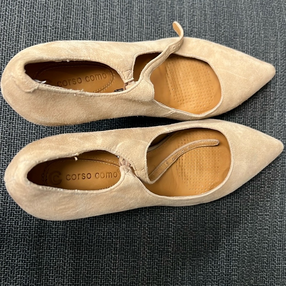 Tan pointed toe heels